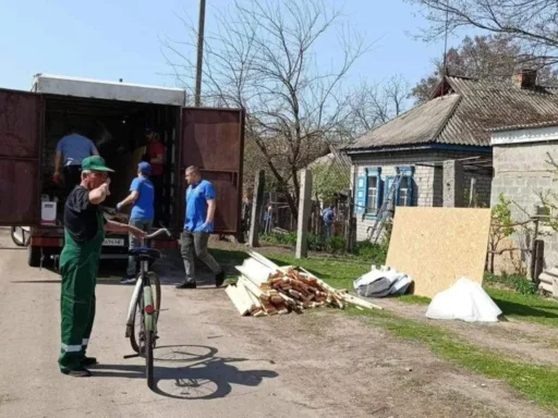 Двом дітям надають меддопомогу, десять будинків пошкоджені: такими є наслідки обстрілу на Кіровоградщині (ФОТО)