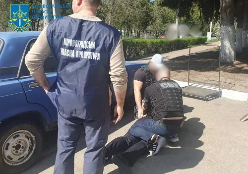 На Кіровоградщині затримали поліцейського через хабар