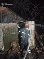 У Голованівському районі рятувальники ліквідували займання на території приватного домоволодіння