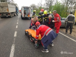 У Кропивницького рятувальники деблокували постраждалу внаслідок ДТП жінку з пошкодженого автомобіля (ФОТО)