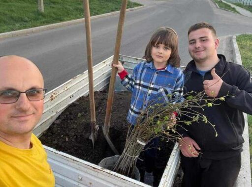 У Новоукраїнці волонтери висадили 150 саджанців лип (ФОТО)