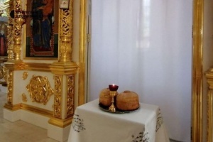 Благодатний вогонь з Єрусалима передали у всі храми Православної церкви України у Кропивницькому