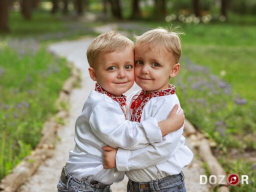 День вишиванки: Вихованці дитячого будинку "Наш дім" у Кропивницькому стали учасниками фотосесії (ФОТО)