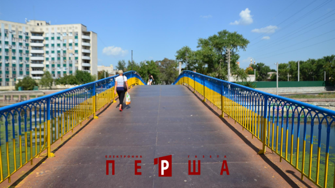 Хотів стрибнути з мосту: у Кропивницькому патрульні врятували чоловіка (ВІДЕО)