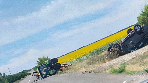 На Кіровоградщині не поділили дорогу трактор і позашляховик