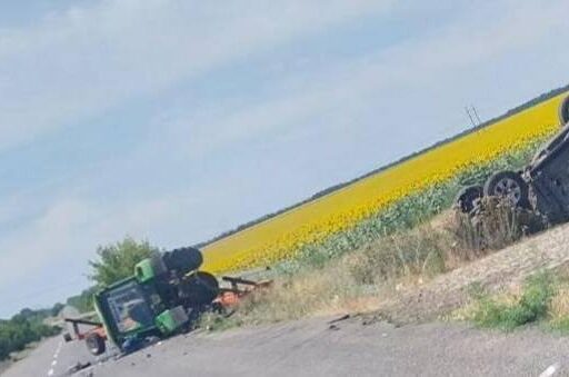 На Кіровоградщині зіштовхнулися легковик і трактор